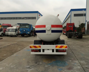 <span class=keywords><strong>Prix</strong></span> d'usine 4X2 5cbm GPL <span class=keywords><strong>Bobtail</strong></span> Camion 5m3 GPL Camion de remplissage - Product Image 4