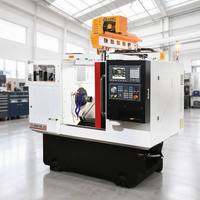 Tour CNC à banc incliné avec bras robotisé pour outillage motorisé et alimentation entièrement automatisée pour la production en série
