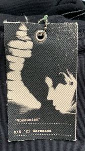 90x50 mm 400gsm Black Matte Laminated Factory OEM Custom Brand Clothing Tags Fashion Brand Clothing Tags with Custom Logo - Product Image 4