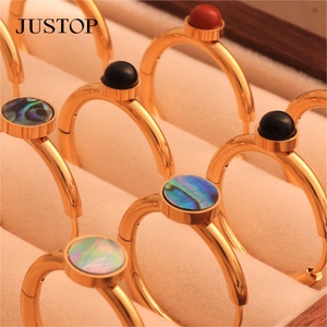 Boucles d'oreilles géométriques personnalisées tendance en plaqué or 18 carats, véritable pierre précieuse en acier inoxydable respectueux de l'environnement, bijoux pour femmes - Product Image 4