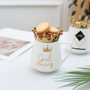 Taza de Cerámica Creativa con Diseño de Corona, Taza de Café Nórdica de Porcelana con Tapa y Cuchara - Product Image 3