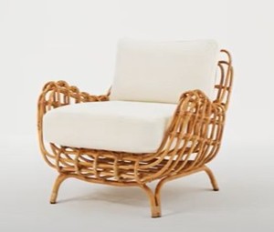 Sillas de ratán que combinan una artesanía sutil y una estética de tonos neutros, perfectas para configuraciones de diseño moderno o vintage. - Product Image 2