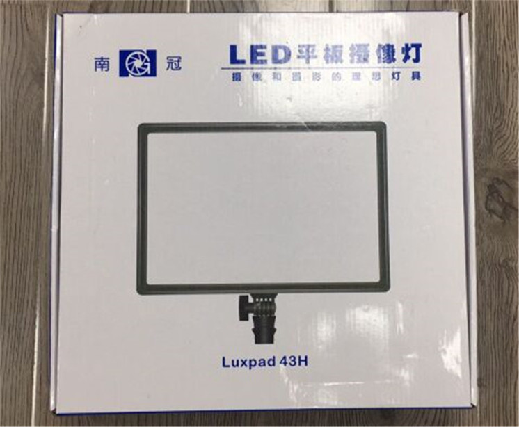 新世代南光Luxpad43H Pro LEDビデオライト（ACアダプター付き、写真