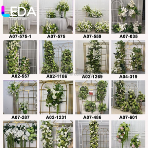 Arrangements de fleurs LED personnalisées au toucher réel pour mariage, centre de table en forme de boule de fleurs d'hortensia irrégulières blanches et vertes - Product Image 5