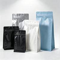Sachets alimentaires autoportants noirs mats avec fenêtre transparente, sacs Mylar personnalisés refermables, sachets autoportants en plastique pour emballage alimentaire