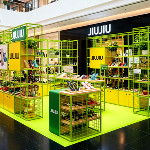 Chaussons créatifs personnalisables Vitrine Cabinet pour la maison Salons Showrooms Beach Resorts & Trendy Bazars - Product Image 1