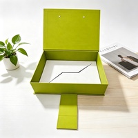 Boîte cadeau pliable avec poignée, boîte d'emballage rigide pliable personnalisée pour cadeaux