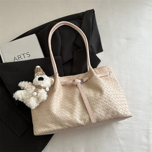 กระเป๋าถือสะพายไหล่ทรงมินิมอลสไตล์วินเทจ รุ่น YY0088 สีพื้นเรียบง่าย พร้อมซับในโพลีเอสเตอร์สำหรับผู้หญิง - Product Image 2