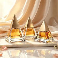 Flacon de parfum en cristal de luxe, design d'usine OEM, vaporisateur fin, 30 ml, 50 ml, 100 ml, flacon de parfum en verre, forme triangulaire