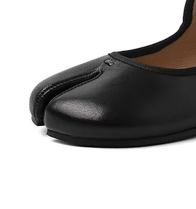 <span class=keywords><strong>Ballerine</strong></span> Tabi OEM ODM in Vera Pelle con Fibbia Elegante, Scarpe Mary Jane Basse Personalizzate all'Ingrosso con Design a Punta Divisa, Fabbrica di <span class=keywords><strong>Ballerine</strong></span> Tabi - Product Image 2