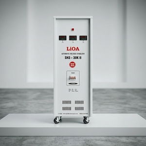 Régulateur de tension automatique triphasé haute efficacité 30 kVA SH3-30KII pour la protection des appareils électroniques - Product Image 1