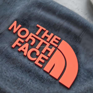 カスタマイズ可能な3Dシリコーン熱伝達パッチ衣類用個別の鉄製ゴムパッチ持続可能な特徴 - Product Image 4