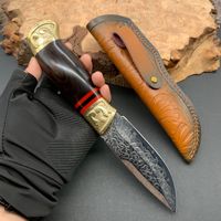 Couteau à lame fixe en acier Damas fait main, manche en ébène, accessoires en laiton, couteau de chasse avec étui en cuir pour les passionnés, souvenir