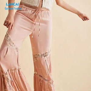OEM Pantalon à jambes évasées à taille haute et à cordon de serrage pour femmes de haute qualité Pantalon à jambes évasées avec bordure en dentelle - Product Image 2