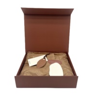 Boîte cadeau magnétique rigide personnalisée de luxe pour vêtements, emballage écologique et durable avec étiquette en papier de soie