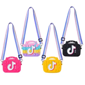 Sac à main licorne coloré mignon, jouet sensoriel, Pop Bubble Poppers licorne arc-en-ciel, porte-monnaie Pop Bubble pour cadeaux de fille