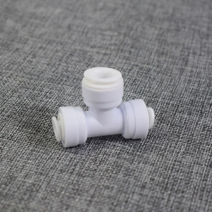 Conector en T para Filtro de Agua, 2 Entradas y 3 Salidas, Conexión Rápida, Adaptador para Tubería de PE para Purificador de Agua - Product Image 1