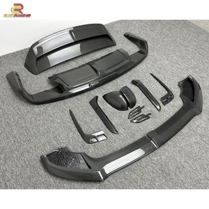 ชุดแต่งคาร์บอนไฟเบอร์แบบเปียกสไตล์ W12 สำหรับ Bentley Bentayga ปี 2016-2018 ประกอบด้วยลิ้นกันชนหน้าคาร์บอน ปีกสปอยเลอร์หลัง และชิ้นส่วนรถยนต์อื่นๆ - Product Image 3