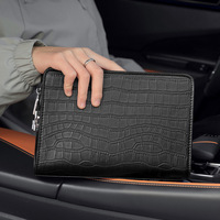 Nouvelle Pochette Homme Minimaliste et Élégante 2026 – Sac à Main Grande Capacité de Qualité Professionnelle avec Fermeture Éclair Antivol et Texture Premium Tendance