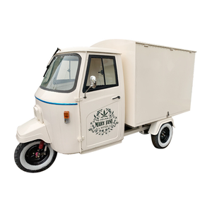 Un chariot alimentaire à trois roues de type « Tuk-Tuk », un best-seller, idéal pour la vente de bière et de café. - Product Image 4