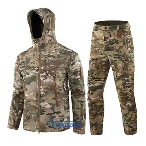 Pantaloni cappotto antivento personalizzati impermeabile mimetico inverno Outdoor uomo giacca Softshell pantaloni Set