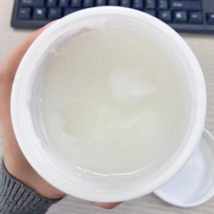 Vaseline pure blanche de qualité cosmétique CAS8009-03-8 utilisée pour les soins de la peau en emballage en vrac - Product Image 1