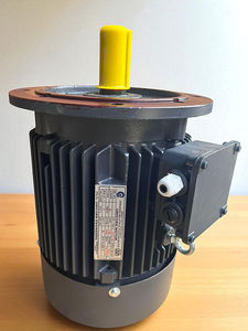 Motor Eléctrico Industrial de 7.5HP y 4 Polos, Motor Trifásico de CA de Alto Rendimiento con Engranajes para Maquinaria y Equipos - Product Image 2