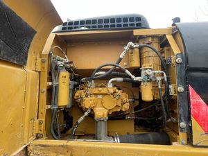 Excavadora Usada Caterpillar CAT 323D2L Fabricada en Japón, Gran Oferta, Excavadora Hidráulica de Orugas de 23 Toneladas, Excavadoras Usadas Cat323d2l en Venta - Product Image 3