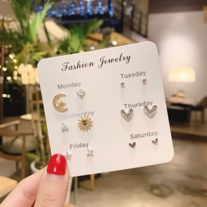 Vendita calda Trending moda Huggie orecchini di lusso Vintage Star Cross Design per ragazze all'ingrosso disponibile - Product Image 1