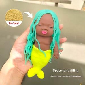 Muñeca de Palma Negra de Goma Blanda y Esponjosa, de Princesa Sirena de Pelo Largo, Adorable y Divertida, Juguete Antiestrés para Niños de 5 a 7 Años - Product Image 3