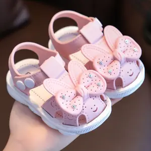 Sepatu Anti selip bayi perempuan, sandal Vintage lucu anak-anak luar ruangan sol lembut Anti selip dengan pita