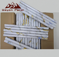Papier peint imperméable Wayon luxueux en PVC à texture marbrée, utilisé pour la décoration murale de la maison.