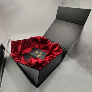 Fábrica Nova, venta al por mayor, <span class=keywords><strong>caja</strong></span> <span class=keywords><strong>de</strong></span> regalo plegable <span class=keywords><strong>de</strong></span> papel rígido hecha a mano <span class=keywords><strong>de</strong></span> lujo con estampado personalizado, <span class=keywords><strong>cierre</strong></span> magnético para ropa, ropa interior, calcetines - Product Image 5