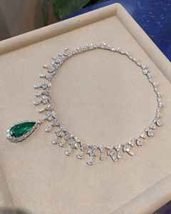 Elegante Collar Lariat de Plata 925 con Moissanita Estilo Esmeralda Verde, Piedras Blancas con Corte de Pera, Regalo de Boda para Ella, Joyería de Lujo - Product Image 2