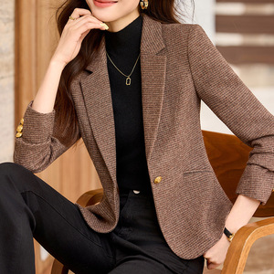 Women's Wool Blazer Khaki Solid Color No-Wrinkle Treatment Professional Commuter Suit Jacket - Product Image 4