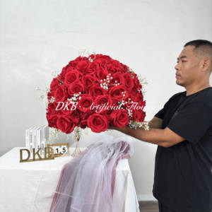 ลูกบอลดอกไม้ประดิษฐ์สีแดงสำหรับงานเฉลิมฉลอง - Product Image 1