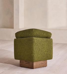 Sillón de Tela Bouclé Verde Oliva, Sillón Moderno de Mediados de Siglo con Base de Madera Maciza para Sala de Estar - Product Image 2