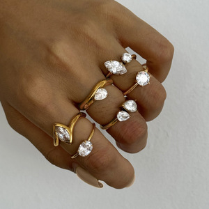 Bague en acier inoxydable plaqué or 18 carats PVD, motif vague, sertie de zircone blanche taille <span class=keywords><strong>poire</strong></span> et cristal en forme de goutte, bijoux de luxe inaltérables - Product Image 5