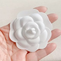 6.5cm à la main vintage toile de coton blanc camélia fleur pour boîte décoration ou de mariage avec retour colle
