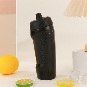 Bouteille d'eau de cyclisme antidérapante de 550ml avec couvercle de buse d'aspiration Logo personnalisable Bouilloire en plastique portable pour l'extérieur - Product Image 4