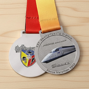 Médaille Souvenir Moderne Traditionnelle Personnalisée en Nickel Plaqué avec Conception Personnelle, Ruban <span class=keywords><strong>et</strong></span> Effet 3D - Product Image 1