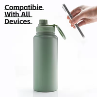Bouteille d'eau avec couvercle magnétique et support de téléphone en acier inoxydable à double paroi pour le voyage Bouteille d'eau de camping de 24oz avec anneau magnétique