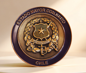 Monedas de Desafío Personalizadas de Metal, Monedas Conmemorativas Coleccionables con Acabado en Oro, Impresión Tipográfica, Cordón Personalizado, Tamaños y Formas a Medida - Product Image 3