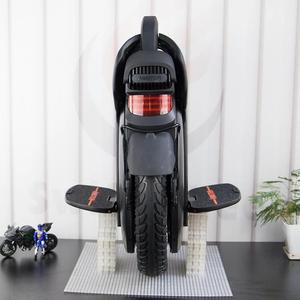 สกู๊ตเตอร์ทรงตัวอัตโนมัติ Inmotion รุ่นดั้งเดิม พร้อมแอปพลิเคชัน ยูนิไซเคิล - Product Image 1