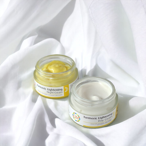ครีมบำรุงผิวหน้าขาวกระจ่างใส QM Turmeric Lightening Day & Night Cream ผสมไฮยาลูรอนิค แอซิด ช่วยปรับผิวให้กระจ่างใสและชุ่มชื้น เสริมความงามให้ผู้หญิงด้วยสารสกัดจากธรรมชาติ - Product Image 3