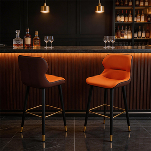 Set di Mobili da <span class=keywords><strong>Bar</strong></span> di Lusso Moderno con Piano in Marmo e Sgabelli in Pelle Arancione - Product Image 1
