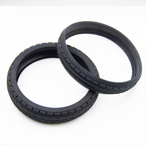Pneus jouets en silicone de qualité alimentaire personnalisables de différentes tailles de pneus de voiture modèle produit en caoutchouc de traitement respectueux de la peau - Product Image 5