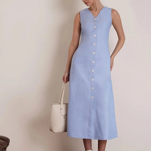 Vestido midi casual con cuello en V y botones, sin mangas, color azul cielo, corte en A, mezcla de lino transpirable, para trabajo y uso casual de verano. - Product Image 4