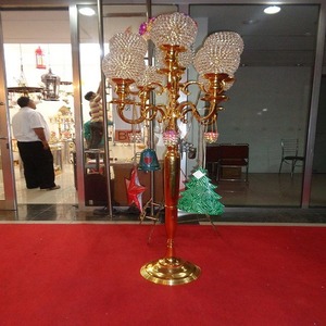 Candelabros florales de lujo para decoración de boda, centro de mesa de candelabro, cartón de aluminio, precio barato - Product Image 1