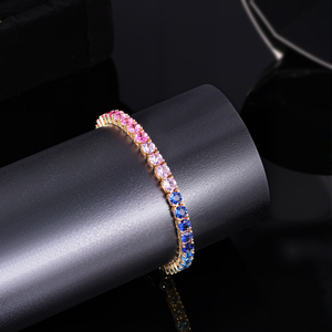 Bracelets de luxe personnalisés en laiton plaqué or 18 carats avec zircon, chaîne tennis 4 mm, <span class=keywords><strong>accessoires</strong></span> de fiançailles raffinés pour femmes, bijoux OEM - Product Image 3